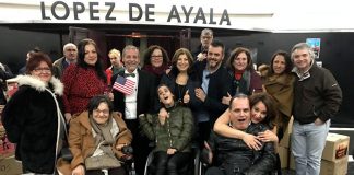 La obra 'Pasaporte a Nueva York' se representa en Badajoz con fines benéficos y éxito de público