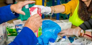 La Caixa y el Banco de Alimentos de Cáceres comienzan una campaña de recogida de leche para combatir la pobreza alimentaria