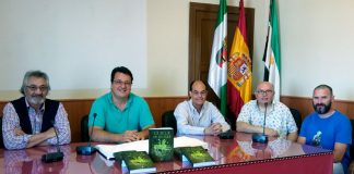 José Antonio Ramos, Marcelino Moreno y Tino Escribano editan el libro 'La villa de Botija'