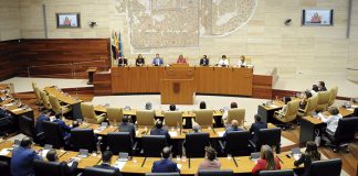 La Asamblea de Extremadura inicia la X Legislatura. Grada 136