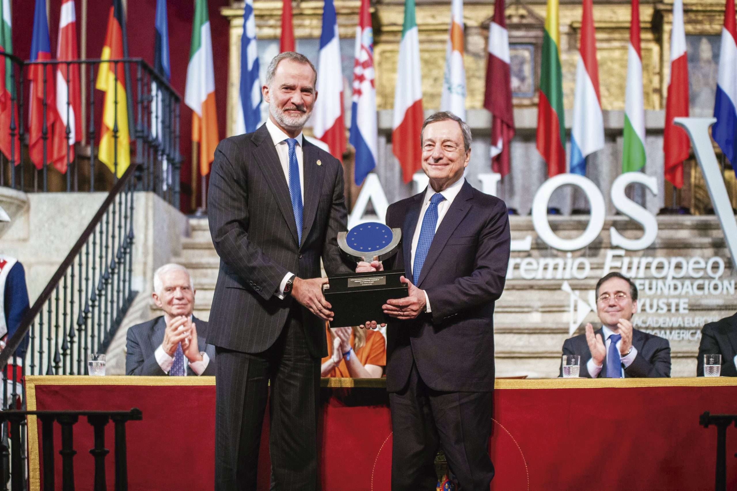 Mario Draghi recibe el XVII Premio Europeo Carlos V en el Monasterio de Yuste